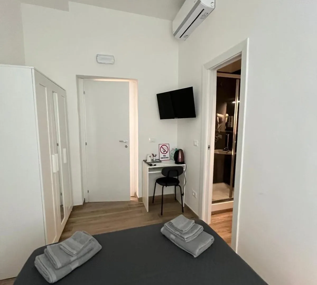 Rome Groove Rooms 0*,  Italy