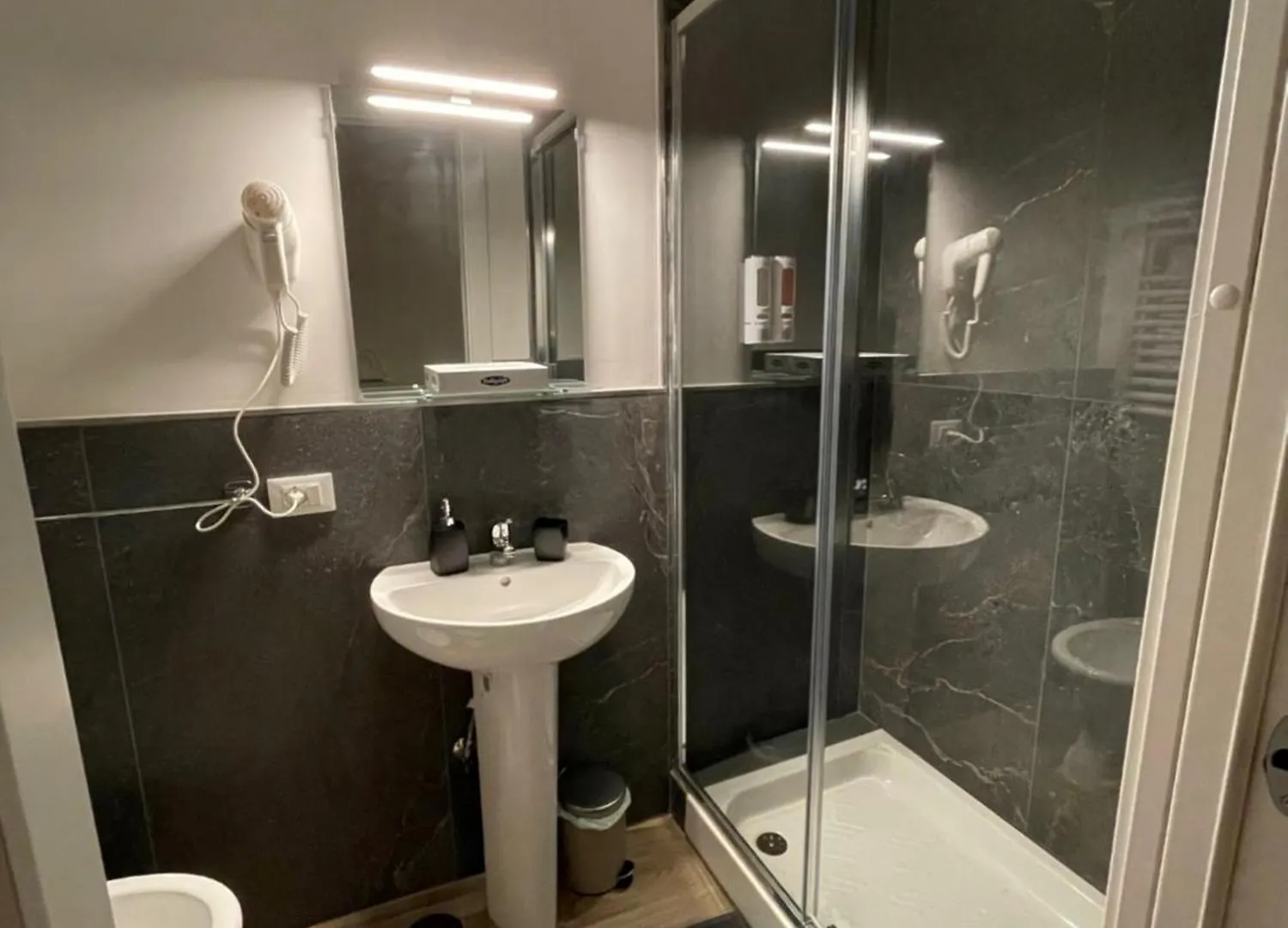 Rome Groove Rooms