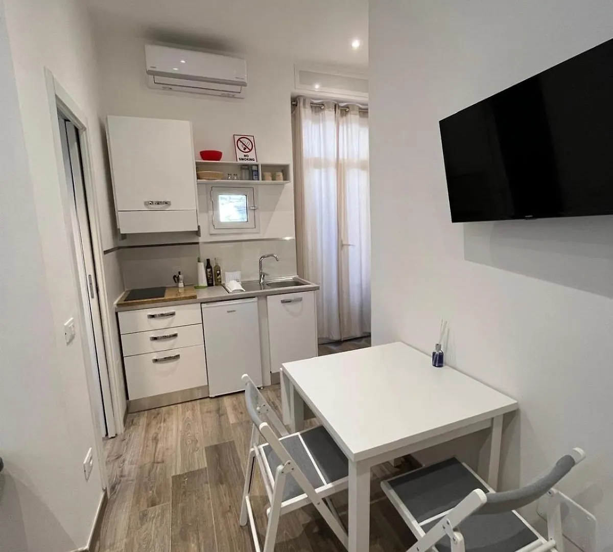 Rome Groove Rooms Guest house
