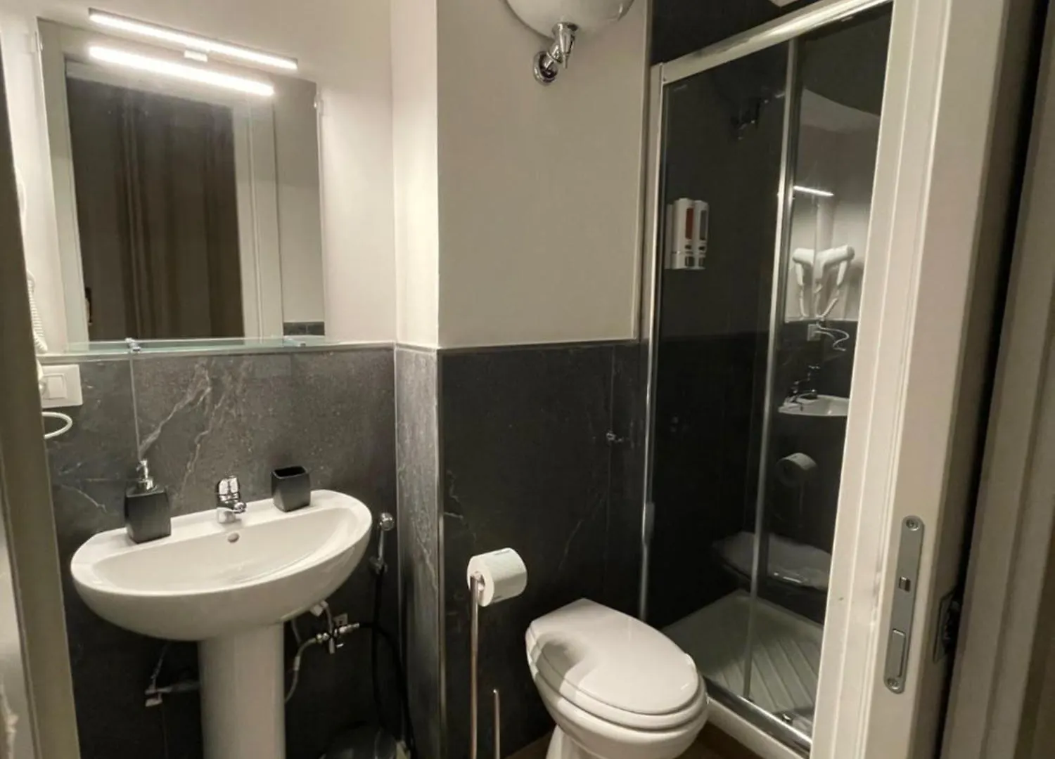 Rome Groove Rooms Guest house
